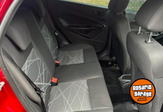 Autos - Ford Fiesta kinectic 2014 Nafta 181000Km - En Venta