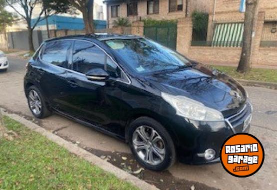 Autos - Peugeot 208 2015 Nafta 140000Km - En Venta