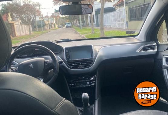 Autos - Peugeot 208 2015 Nafta 140000Km - En Venta