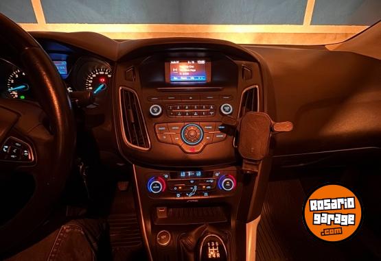 Autos - Ford Focus - SE 2016 Nafta 158000Km - En Venta