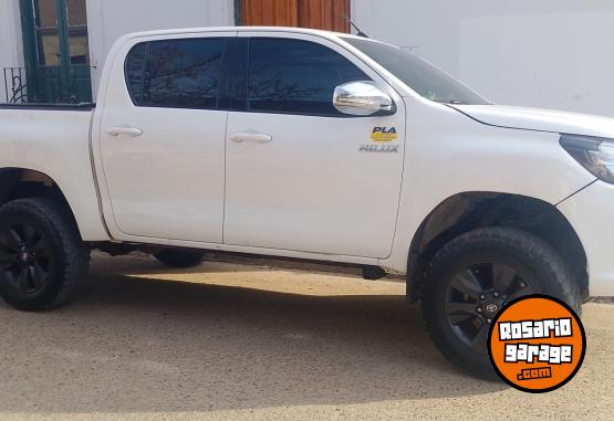 Camionetas - Toyota Hilux sr 4x4 2016 Diesel 290000Km - En Venta