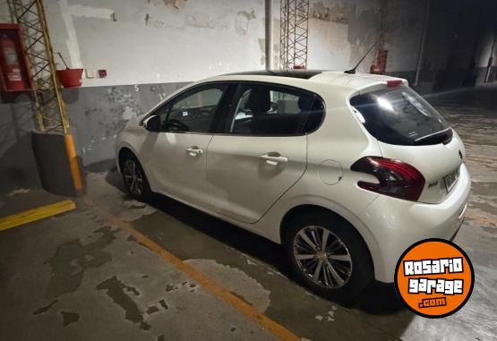 Autos - Peugeot 208 Feline automático 2018 Nafta 7000Km - En Venta