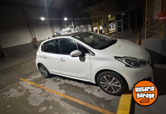 Autos - Peugeot 208 Feline automático 2018 Nafta 7000Km - En Venta