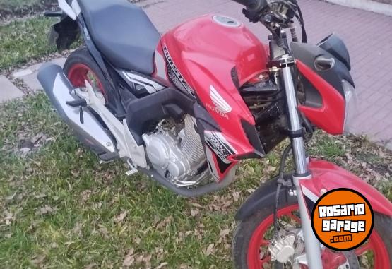 Motos - Honda Twister 2022 Nafta 2500Km - En Venta