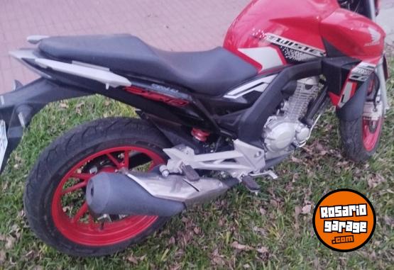 Motos - Honda Twister 2022 Nafta 2500Km - En Venta