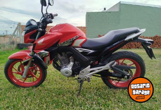 Motos - Honda Twister 2022 Nafta 2500Km - En Venta