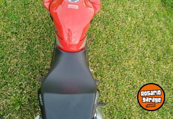 Motos - Honda Twister 2022 Nafta 2500Km - En Venta