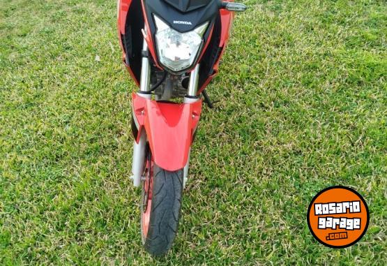 Motos - Honda Twister 2022 Nafta 2500Km - En Venta