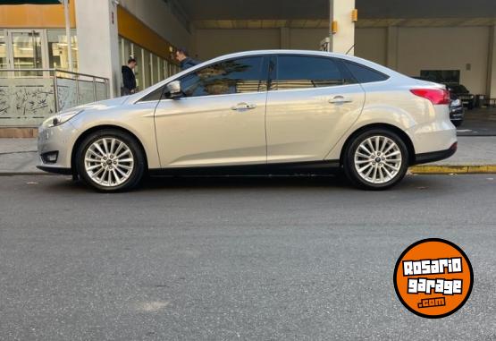 Autos - Ford FOCUS 2.0 TITANIUM 2017 Nafta 60000Km - En Venta