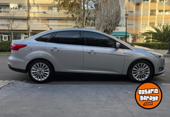 Autos - Ford FOCUS 2.0 TITANIUM 2017 Nafta 60000Km - En Venta