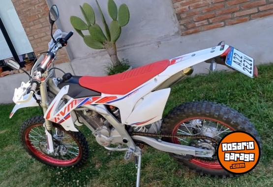 Motos - RVM CZ 250 T 2024 Nafta 1500Km - En Venta