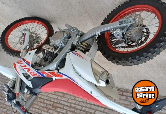 Motos - RVM CZ 250 T 2024 Nafta 1500Km - En Venta