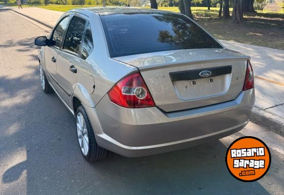 Autos - Ford Fiesta Max 2005 Nafta 113300Km - En Venta