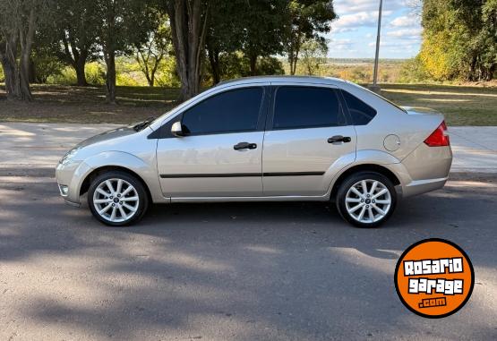 Autos - Ford Fiesta Max 2005 Nafta 113300Km - En Venta