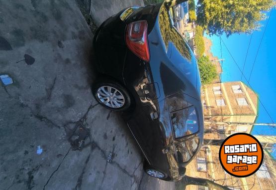 Autos - Renault Logan 2014 Nafta 132000Km - En Venta
