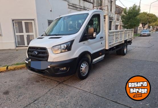 Camiones y Grúas - Camion ford transit chasis con carrocería 2021 impecable full - En Venta