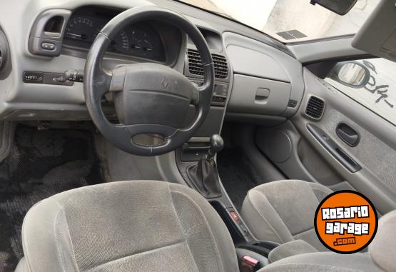 Autos - Renault LAGUNA 2.0 2001 Nafta 71000Km - En Venta