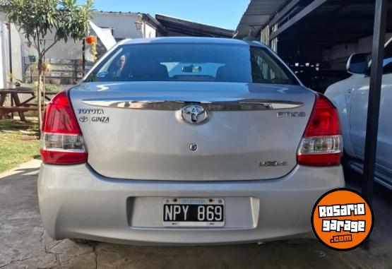Autos - Toyota Etios xls 2014 Nafta 90000Km - En Venta