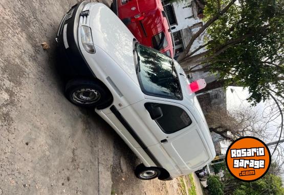 Utilitarios - Peugeot Partner 2006 Diesel 180000Km - En Venta