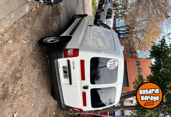 Utilitarios - Peugeot Partner 2006 Diesel 180000Km - En Venta