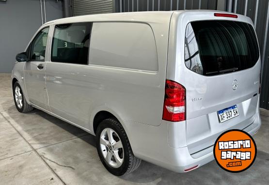 Camionetas - Mercedes Benz VITO MIXTO PLUS 2022 Diesel 107636Km - En Venta