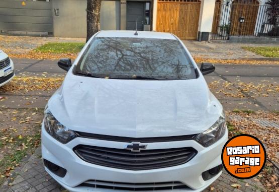 Autos - Chevrolet Onix Joy Black 2021 Nafta 33000Km - En Venta