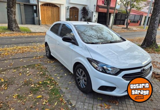 Autos - Chevrolet Onix Joy Black 2021 Nafta 33000Km - En Venta