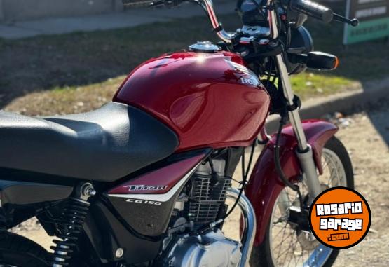 Motos - Honda Titan ESD 150 2015 Nafta 63000Km - En Venta