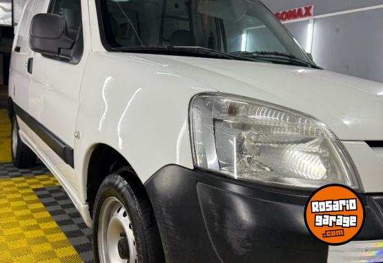 Utilitarios - Peugeot Patner 2015 Nafta 230000Km - En Venta