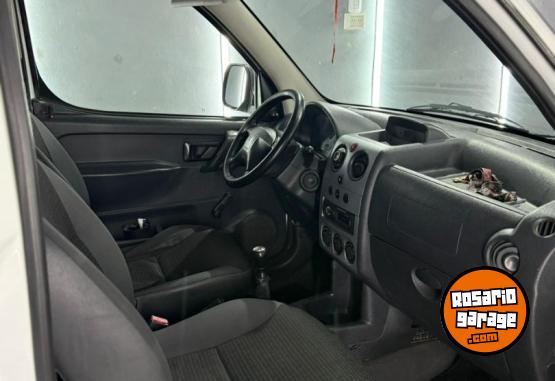 Utilitarios - Peugeot Patner 2015 Nafta 230000Km - En Venta