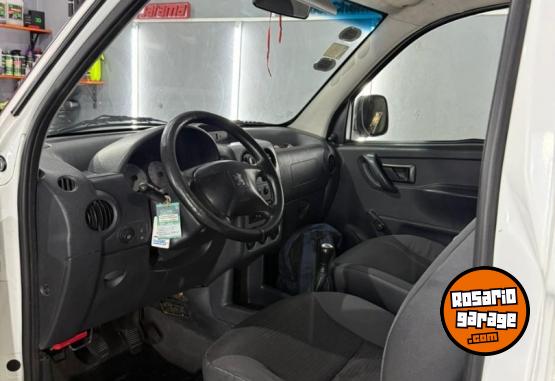 Utilitarios - Peugeot Patner 2015 Nafta 230000Km - En Venta