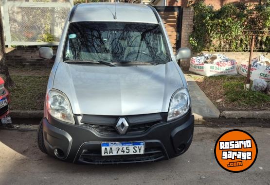 Utilitarios - Renault Kangoo ph3 confort 1.6 2016 Nafta 96824Km - En Venta