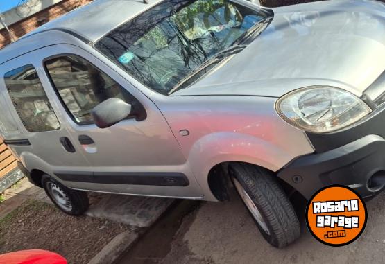 Utilitarios - Renault Kangoo ph3 confort 1.6 2016 Nafta 96824Km - En Venta