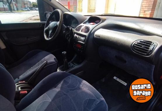 Autos - Peugeot 206 2006 Diesel 187000Km - En Venta