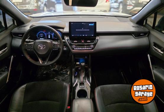 Autos - Toyota COROLLA CROSS GR-SPORT CV 2025 Nafta 16000Km - En Venta
