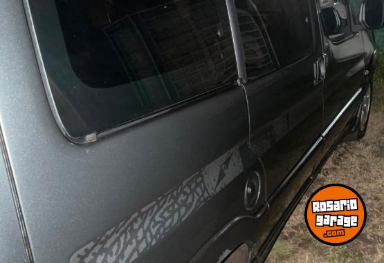 Utilitarios - Peugeot Partner Patagonica 2014 GNC 140000Km - En Venta