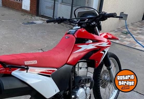 Motos - Honda Tornado 2021 Nafta 15800Km - En Venta