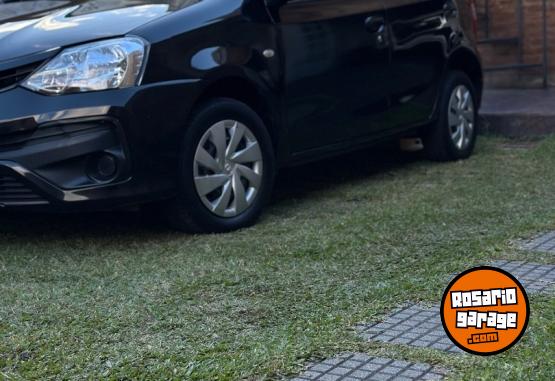 Utilitarios - Toyota Etios 2022 Nafta 56000Km - En Venta