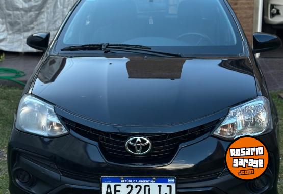 Utilitarios - Toyota Etios 2022 Nafta 56000Km - En Venta