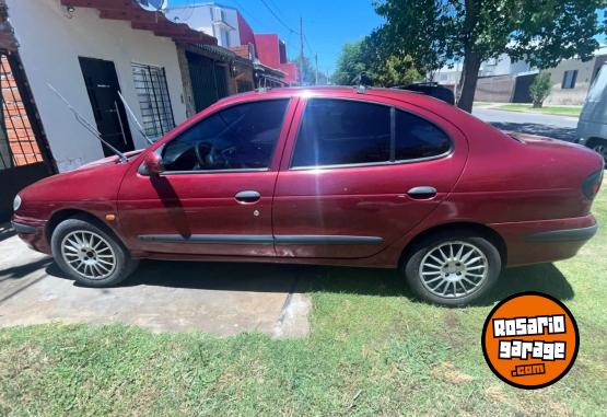 Autos - Renault Megan 1998 Nafta 210000Km - En Venta