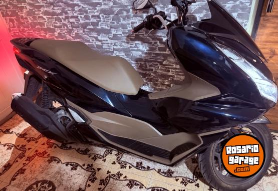 Motos - Honda Pcx dlx 2026 Nafta 1400Km - En Venta