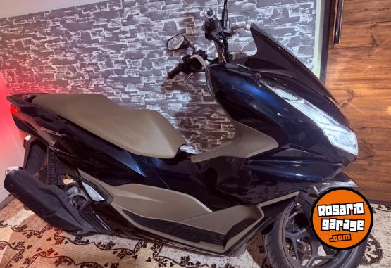 Motos - Honda Pcx dlx 2026 Nafta 1400Km - En Venta