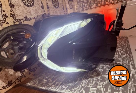 Motos - Honda Pcx dlx 2026 Nafta 1400Km - En Venta