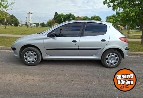 Autos - Peugeot 206 2011 Nafta 152000Km - En Venta