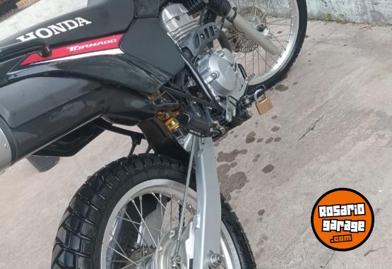 Motos - Honda XR TORNADO 2023 Nafta 19000Km - En Venta