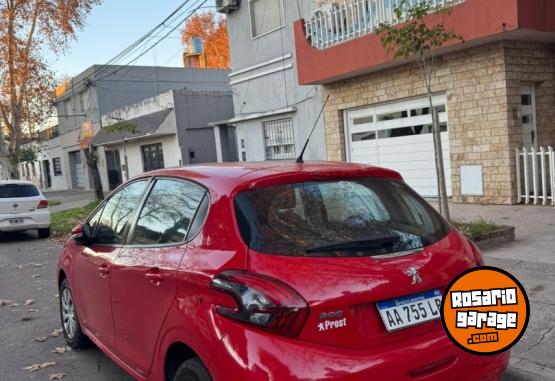 Autos - Peugeot 208 2017 Nafta 94000Km - En Venta