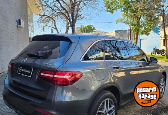 Autos - Mercedes Benz GLC 300 4matic Atomático 2017 Nafta 180000Km - En Venta