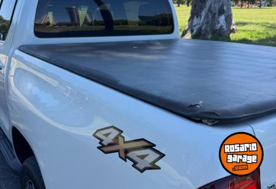 Camionetas - Toyota hilux 2020 Diesel 96000Km - En Venta