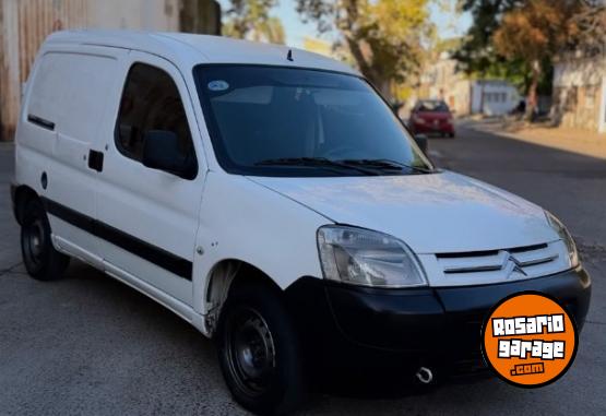 Utilitarios - Citroen Berlingo furgón 2012 Nafta 165000Km - En Venta