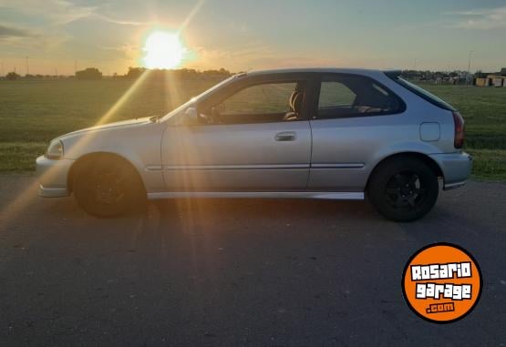 Autos - Honda civic 1998 Nafta 212000Km - En Venta